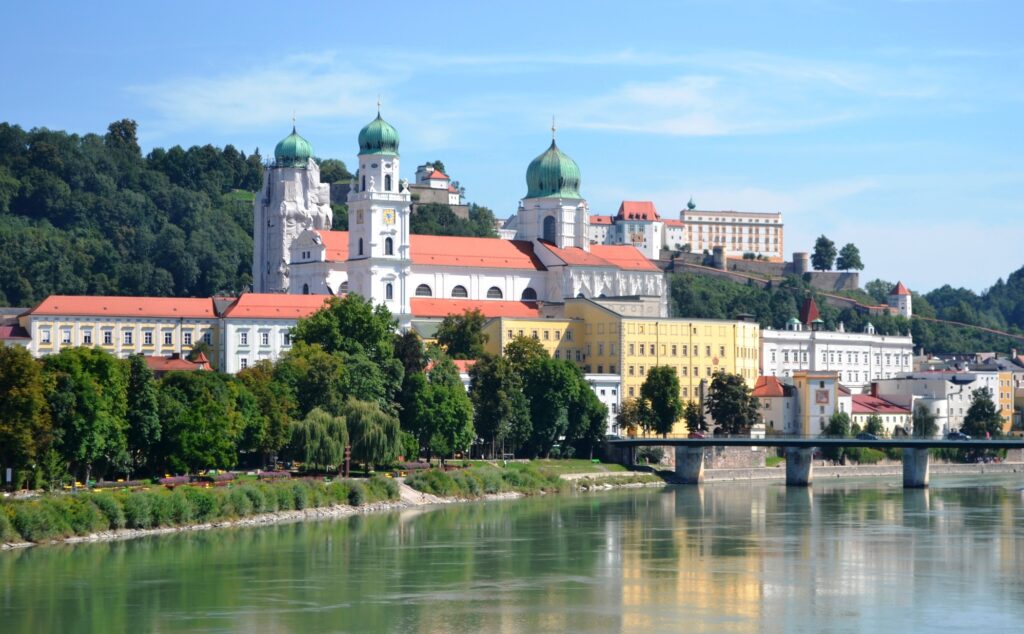 Blick auf die Stadt Passau. Hier sind wir als Tatortreiniger tätig.