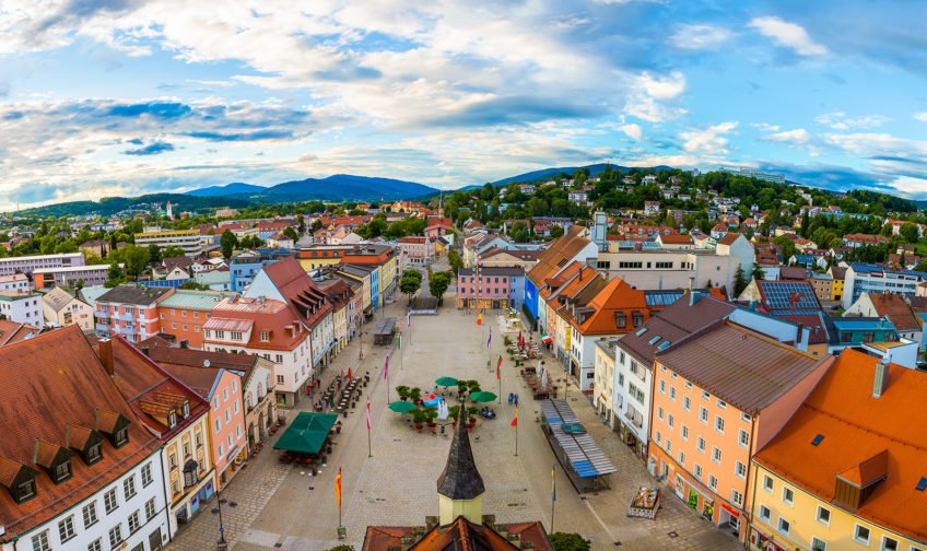 Blick auf die Stadt Deggendorf. Hier sind wir als Tatortreiniger tätig.